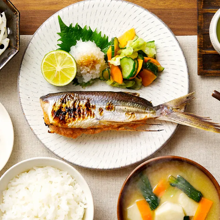 旬の飛魚と明太子の贅沢な味わい