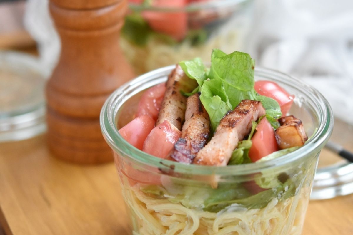 野菜やパスタと和える